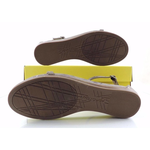 Women's Kenneth Cole Reaction Bon Net T3 Beaded T-Strap Sandals Taupe Size 8.5 - Picture 10 of 10